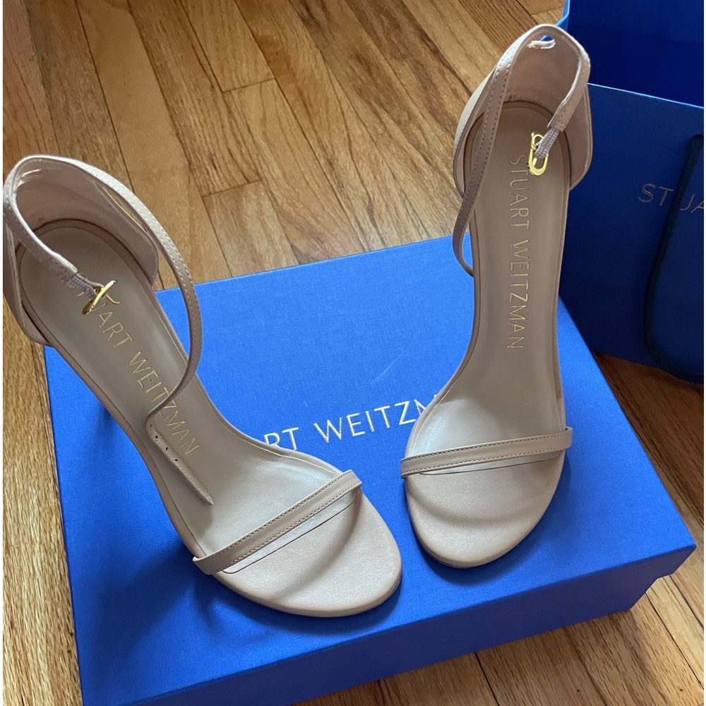 STUART WEITZMAN - NUDISTSONG STRAP SANDAL - COLOR: ADOBE BEIGE